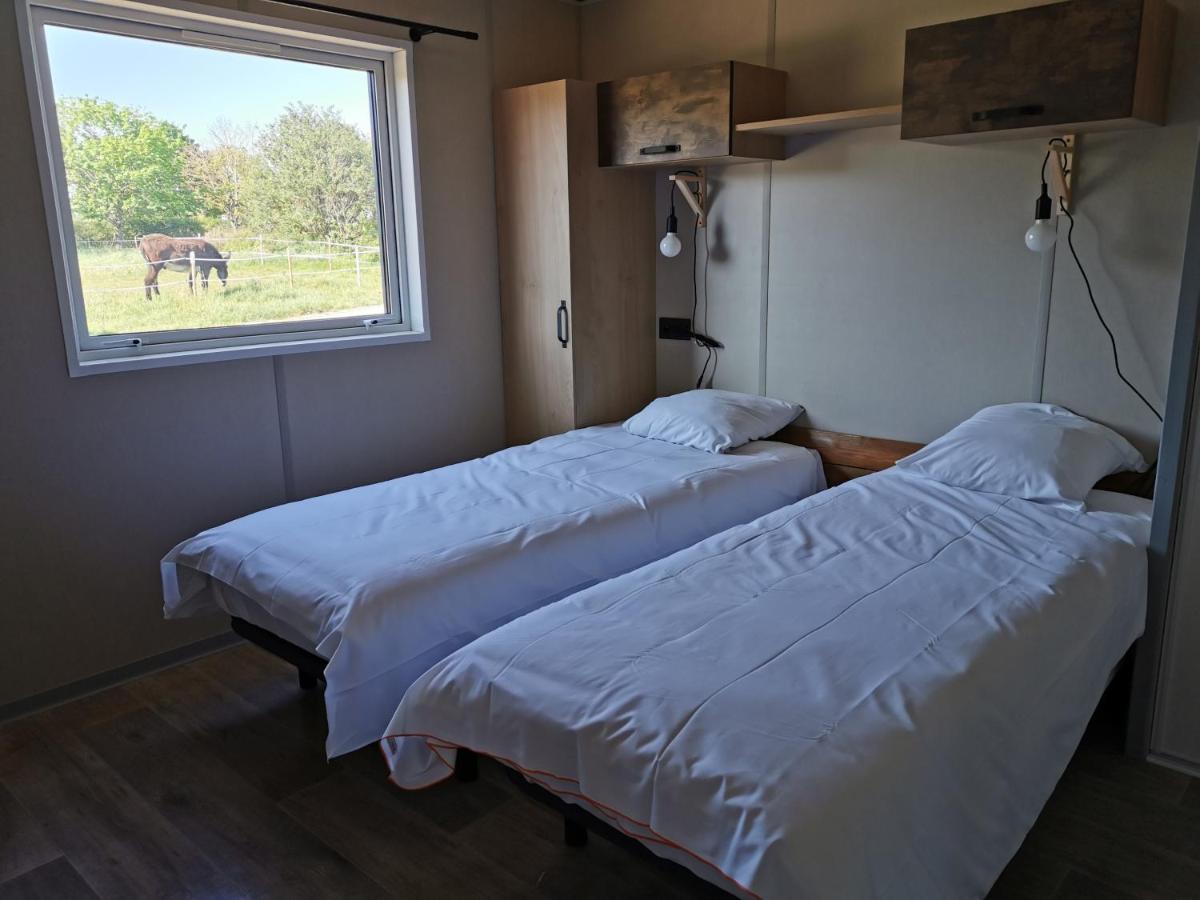 Le Village De Cottages - Le Pole Du Cheval Et De L'Ane Lignières エクステリア 写真