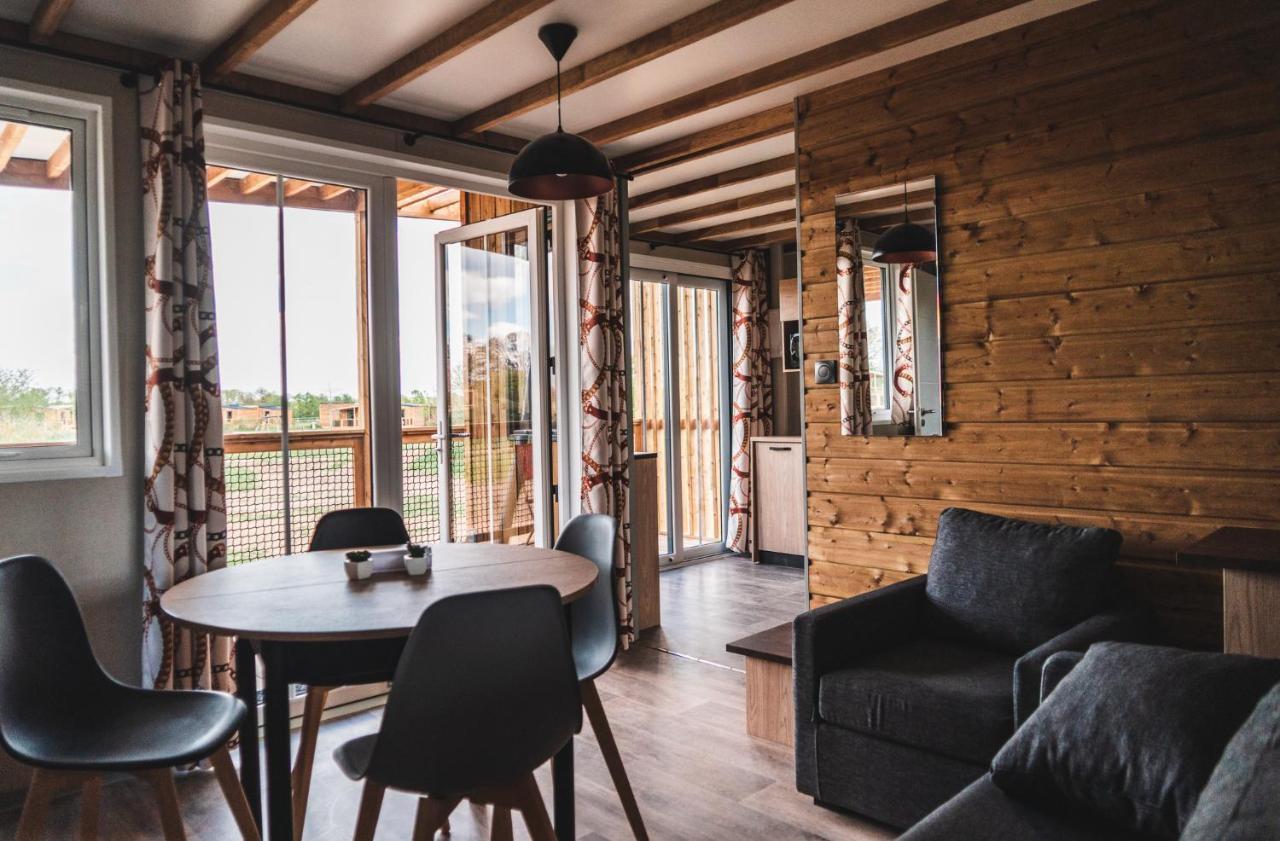 Le Village De Cottages - Le Pole Du Cheval Et De L'Ane Lignières エクステリア 写真