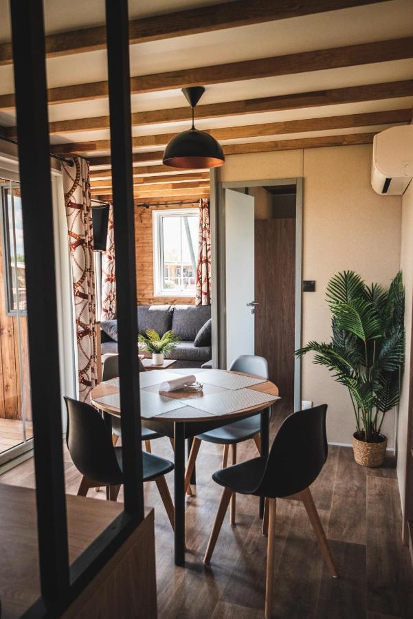 Le Village De Cottages - Le Pole Du Cheval Et De L'Ane Lignières エクステリア 写真